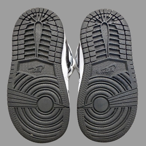 Air Jordan 1 Mid Toddler Sneakers | Size 6 | Black & White | Like New - Picture 4 of 4